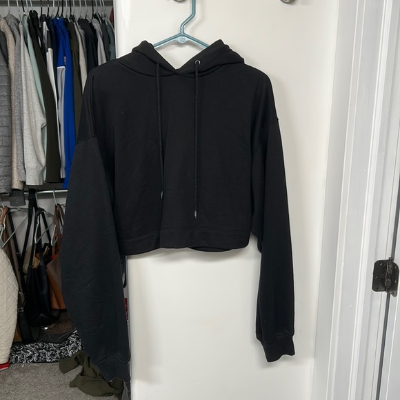 ALO Yoga Sweaters - ALO Yoga crop hoodie